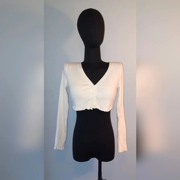 🍒 Shein Cream Button Up Long Sleeve Crop Top - Picture 1 of 4